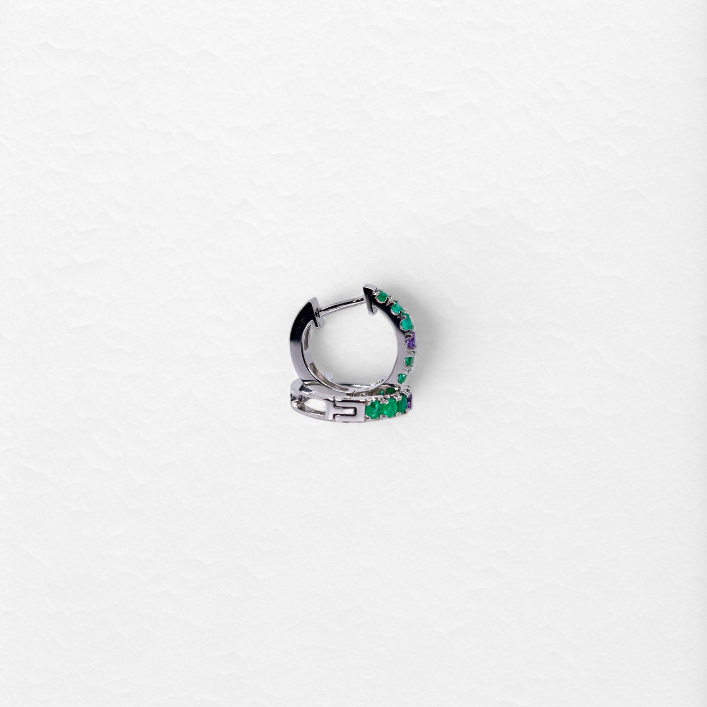 Opulence Huggies with a Twist Medium in White Gold