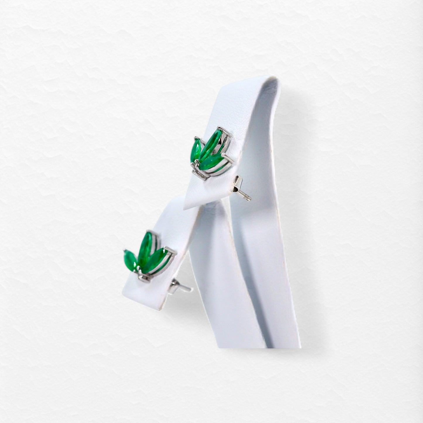 Evergreen Earrings in White Gold