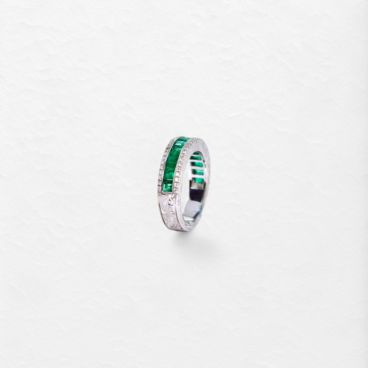 Flow Ring with a Twist